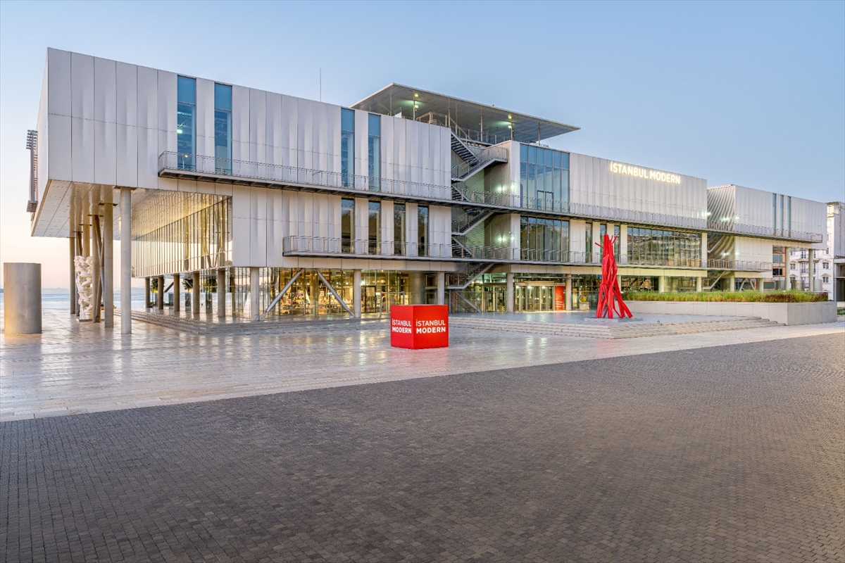 İstanbul Modern'deki 'Yüzen Adalar' sergisini 2 milyon 750 bin kişi ziyaret etti gorsel 1