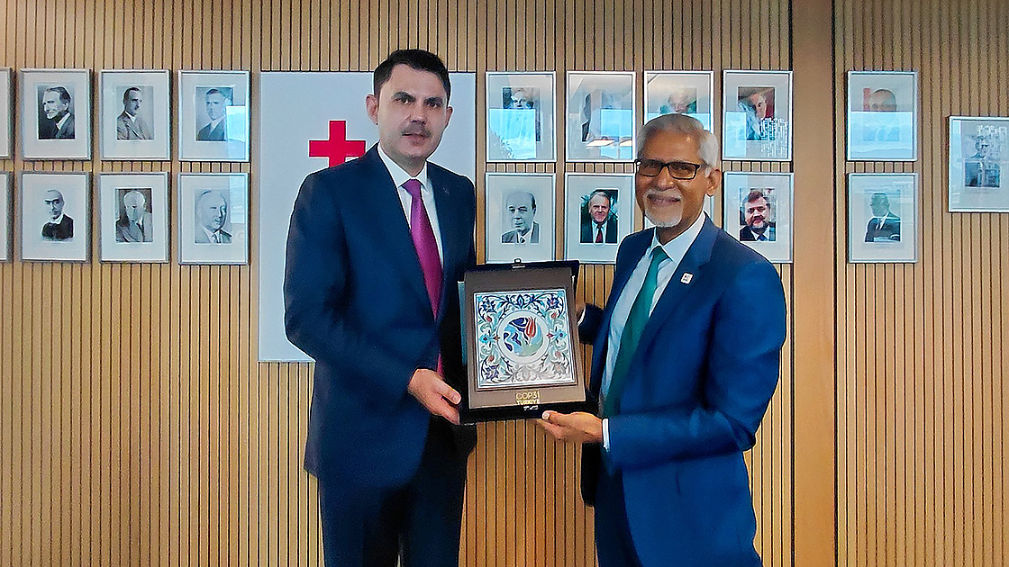 Bakan Kurum, Cenevre'de DTÖ ve IFRC ile yeşil dönüşümü görüştü