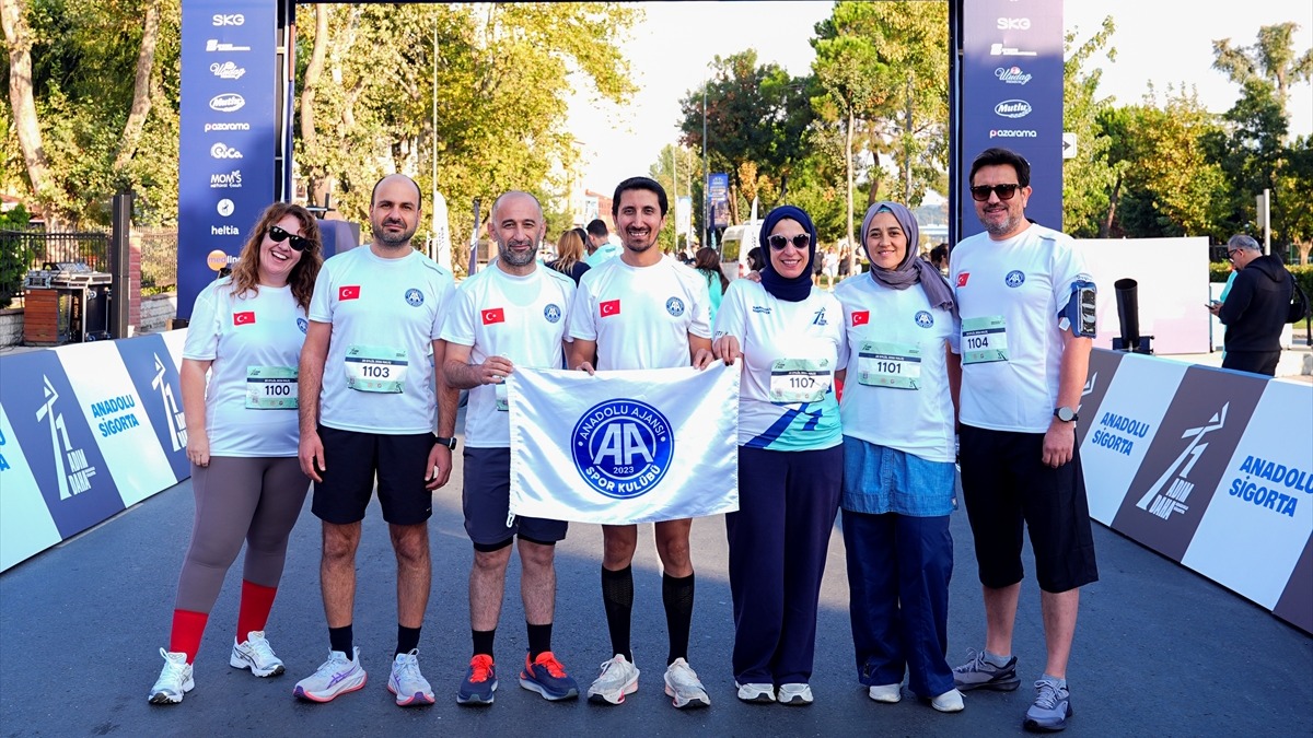 İstanbul'daki Anadolu Sigorta koşusunda 1.500 sporcu iki parkurda yarıştı