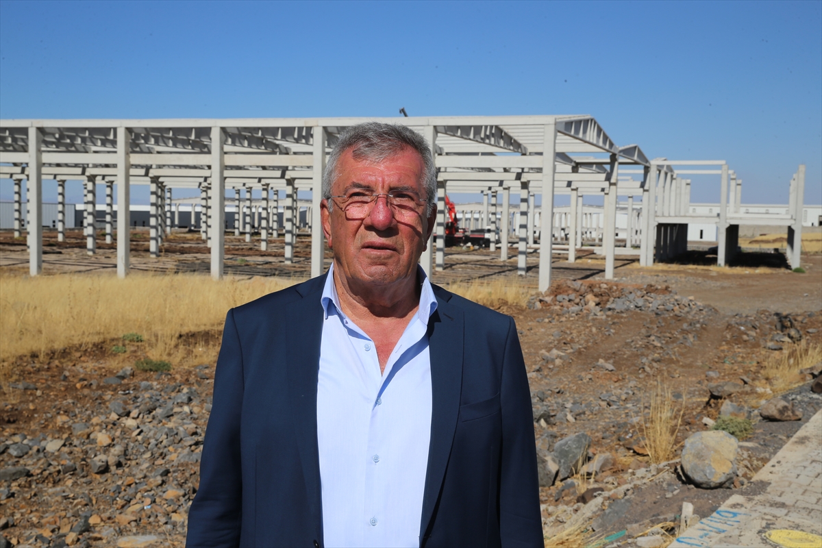 Karacadağ OSB'de 3 fabrika üretime başladı, 4 bin 600 kişilik hedef açıklandı