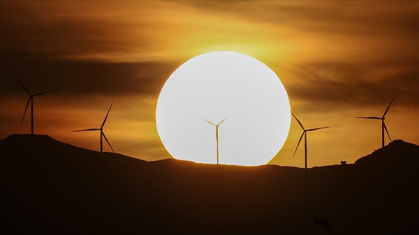 Türkiye güneş ve rüzgardan 10 yılda 442,2 teravatsaat elektrik üretti