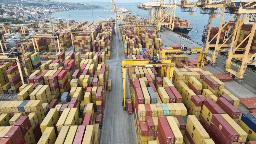 Asyaport, tek gemi uğrağında 22 bin 896 TEU ile Türkiye rekoru kırdı