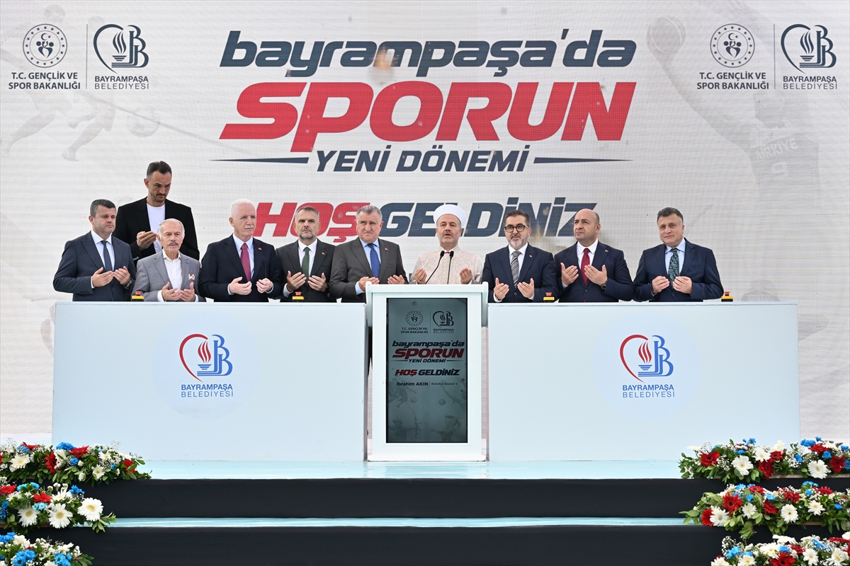 Bakan Bak: Bayrampaşa'daki beş spor tesisine 1 milyar 150 milyon lira yatırım