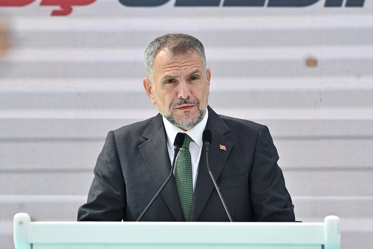 Bakan Bak: Bayrampaşa'daki beş spor tesisine 1 milyar 150 milyon lira yatırım