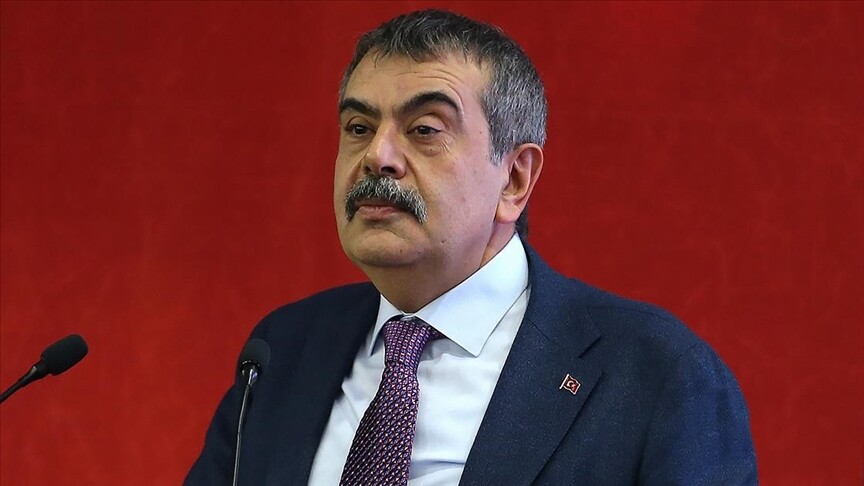 Bakan Tekin: Aileler çocukların sosyal medya ilişkilerini takip etmeli
