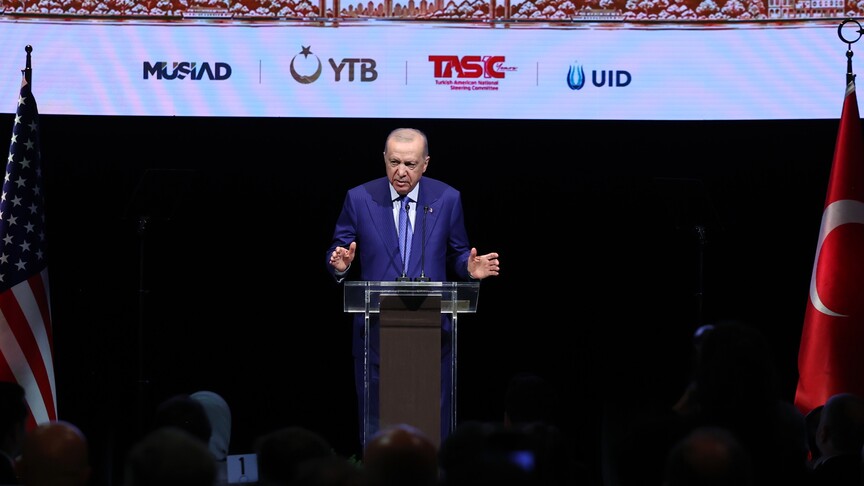 Erdoğan, Müslümanların kültürlerini koruyarak topluma entegre olmasını istedi