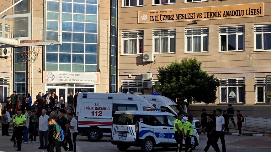 Manisa'da okul yakınındaki saldırıda yaralanan 3 öğrencinin yoğun bakım tedavisi sürüyor