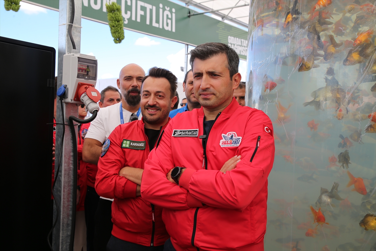 Selçuk Bayraktar, Şanlıurfa’daki TEKNOFEST alanında hazırlıkları inceledi