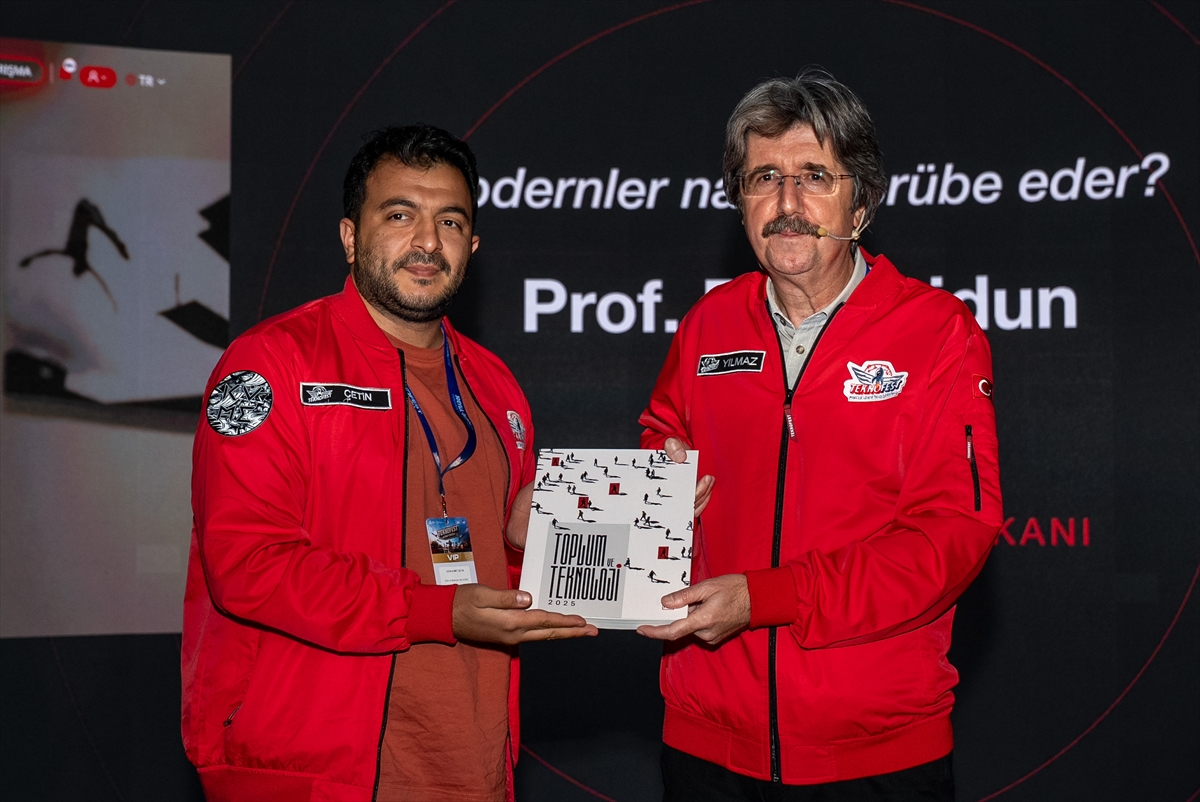 TEKNOFEST Güneydoğu'da teknoloji ve modernleşme üzerine panel düzenlendi