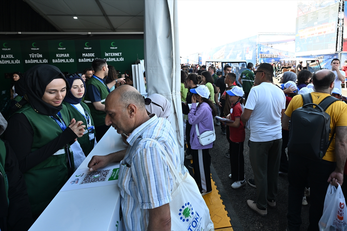 Yeşilay, gençlerin bağımlılıkla mücadele için geliştirdiği projeleri TEKNOFEST'te sergiledi