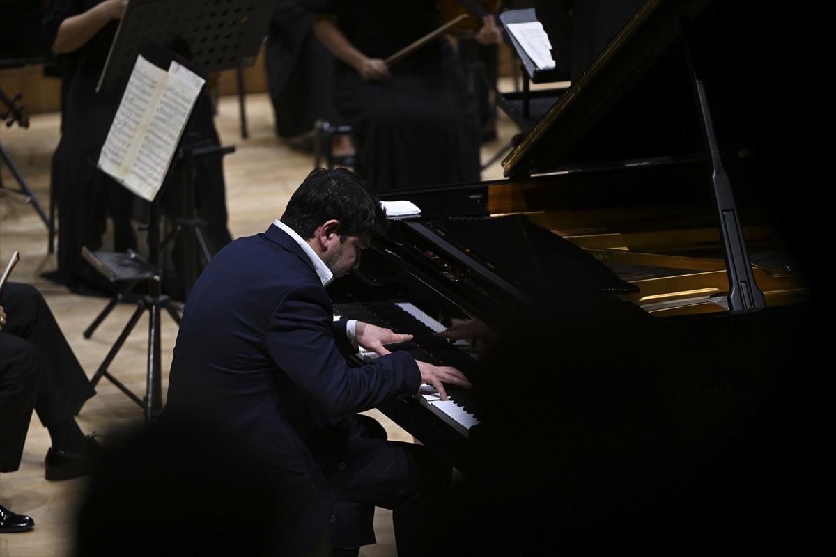 Cumhurbaşkanlığı Senfoni Orkestrası, 200. yılına özel konserle sezonu açtı