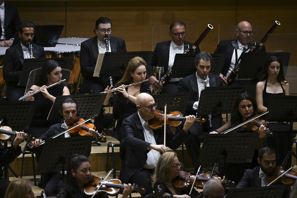 Cumhurbaşkanlığı Senfoni Orkestrası, 200. yılına özel konserle sezonu açtı