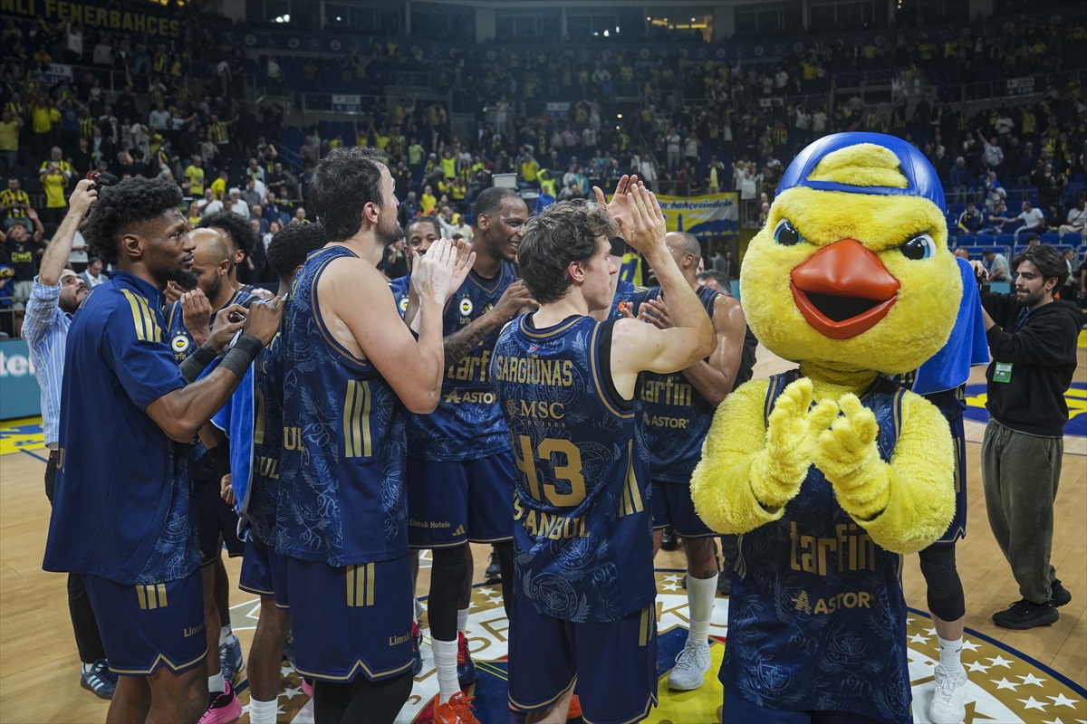 Fenerbahçe Tarfin, Dubai Basketbol'u 76-66 yenerek 3'te 3 yaptı