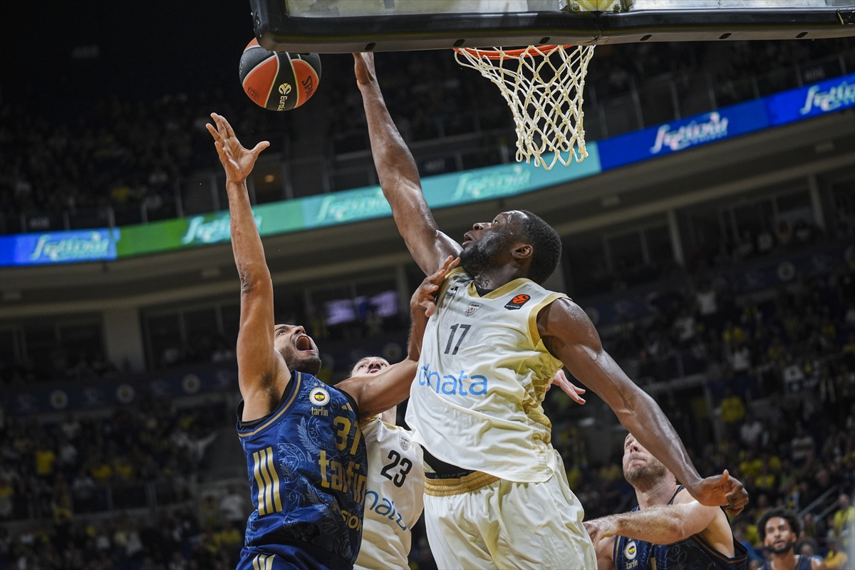 Fenerbahçe Tarfin, Dubai Basketbol'u 76-66 yenerek 3'te 3 yaptı