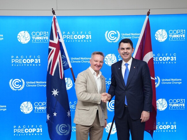 Murat Kurum, Fiji'de Avustralya İklim ve Enerji Bakanı Bowen'la COP31'i görüştü