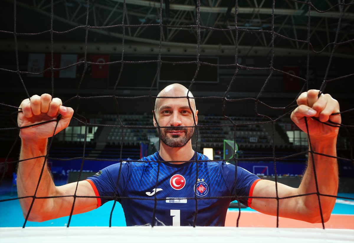 Halkbank Başantrenörü Stoytchev, Modena ve Galatasaray maçları için hedeflerini açıkladı