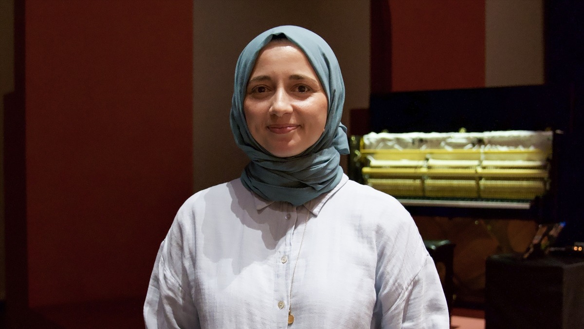 Piyanist ve besteci Büşra Kayıkçı