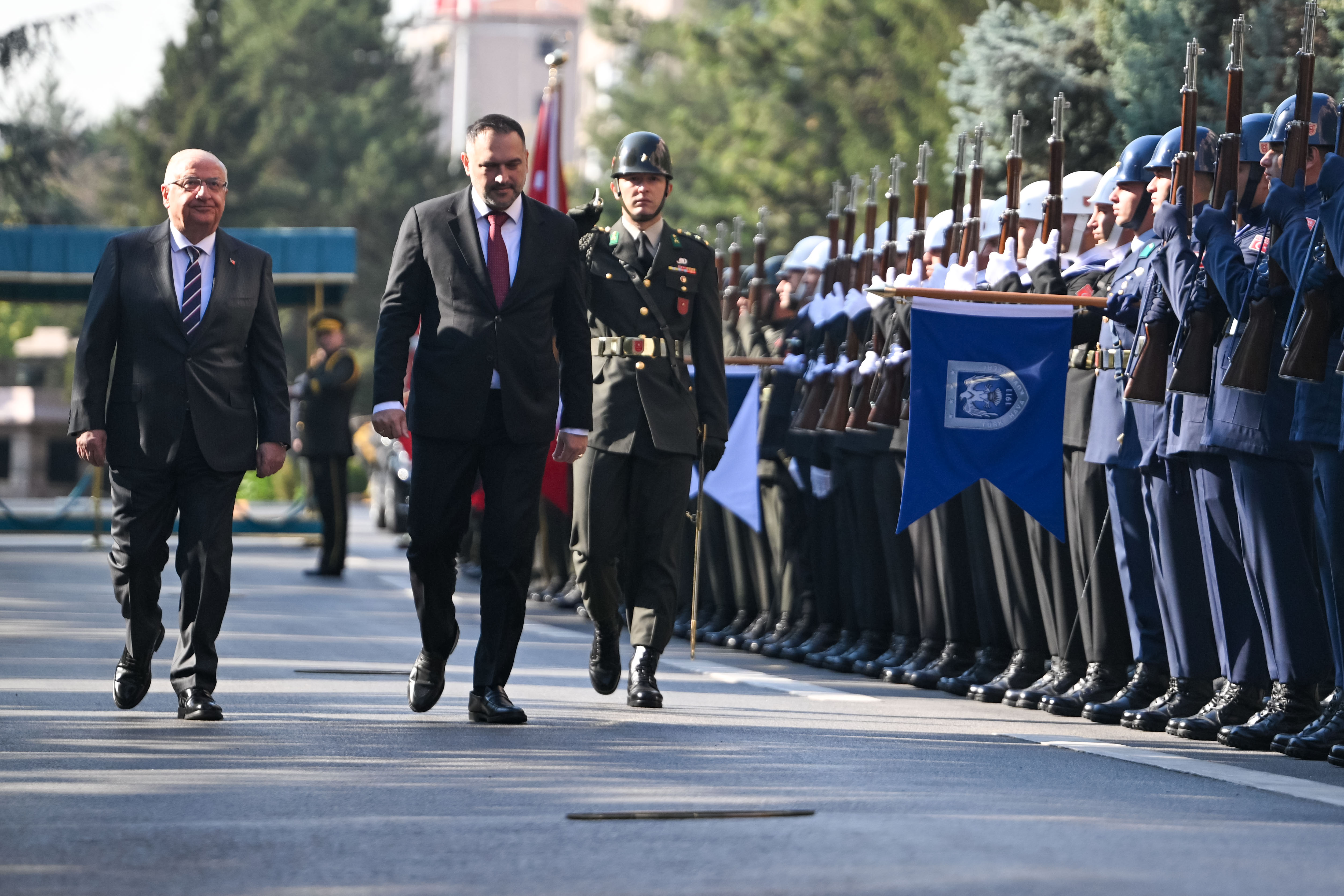 Yaşar Güler, Arnavutluk savunma bakanı Ermal Nufi’yi kabul etti