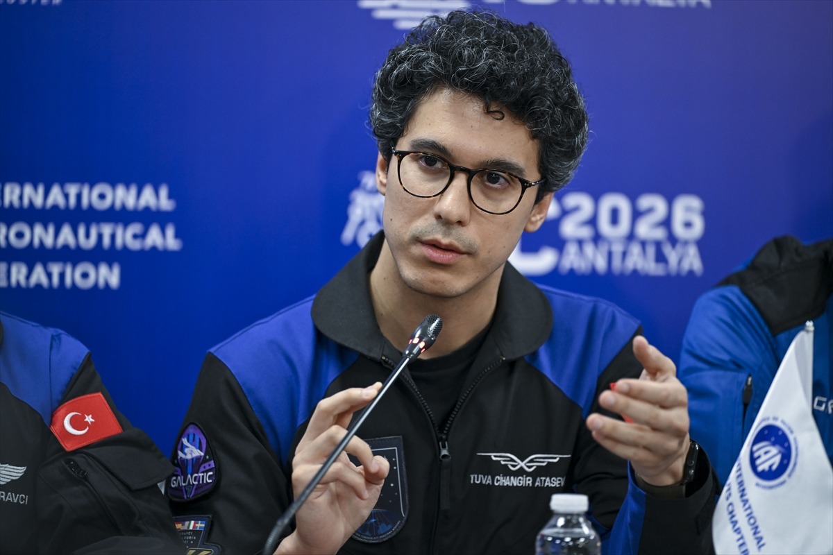 Alper Gezeravcı, Türk astronotlardan oluşan ekibin uzaya uçacağına inanıyor