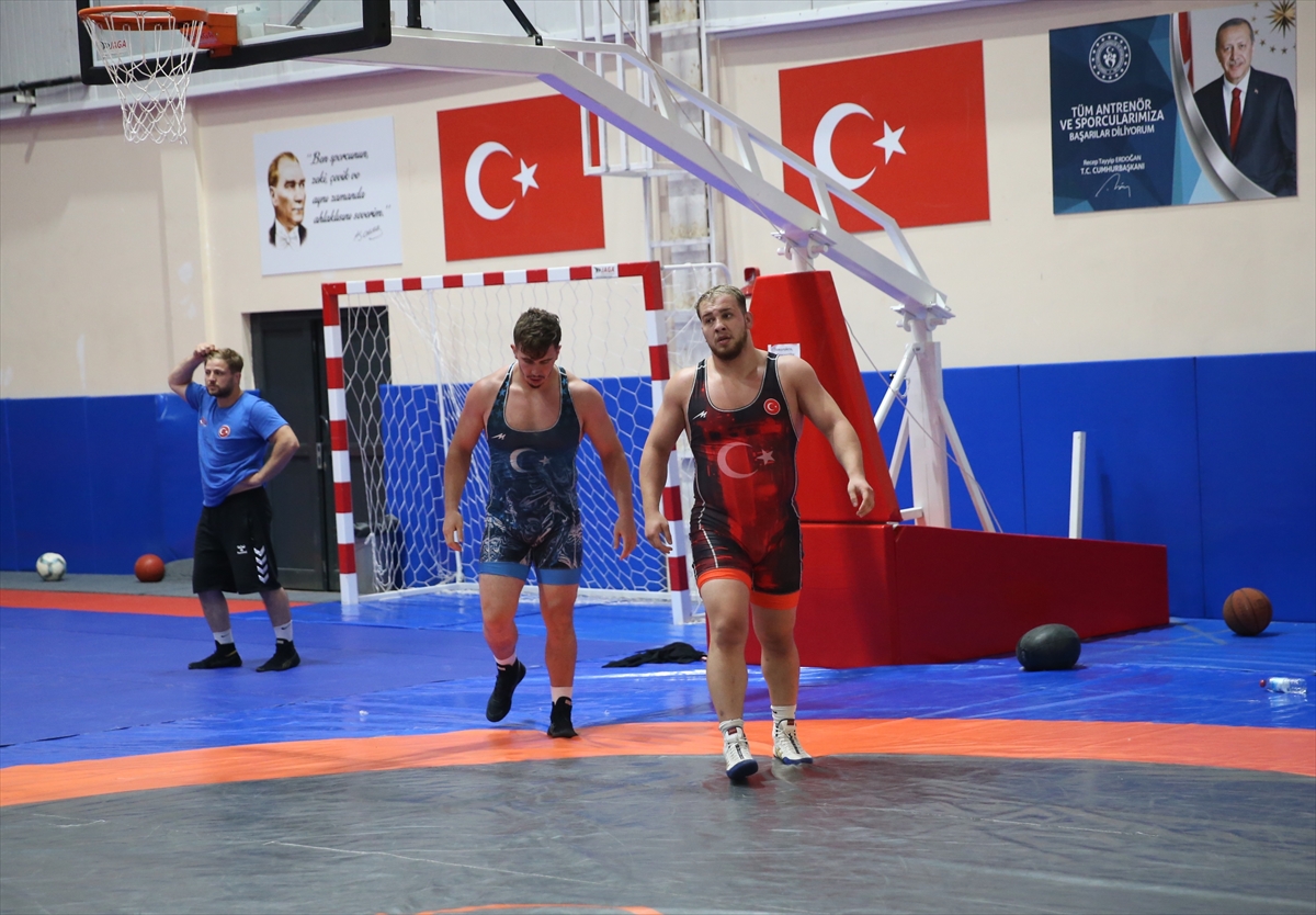 Milli güreşçi Hakan Büyükçıngıl iki dünya şampiyonluğunu hedefliyor
