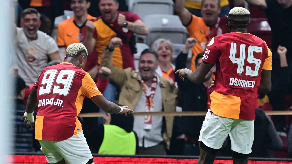 Galatasaray, Kasımpaşa'yı son dakikalarda bulduğu gollerle 3-1 yendi