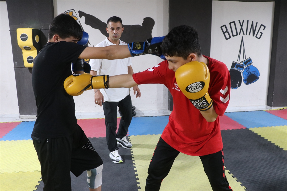 Hiperaktivite tanısı konulan Berat, boksta 48 kiloda Türkiye şampiyonu oldu