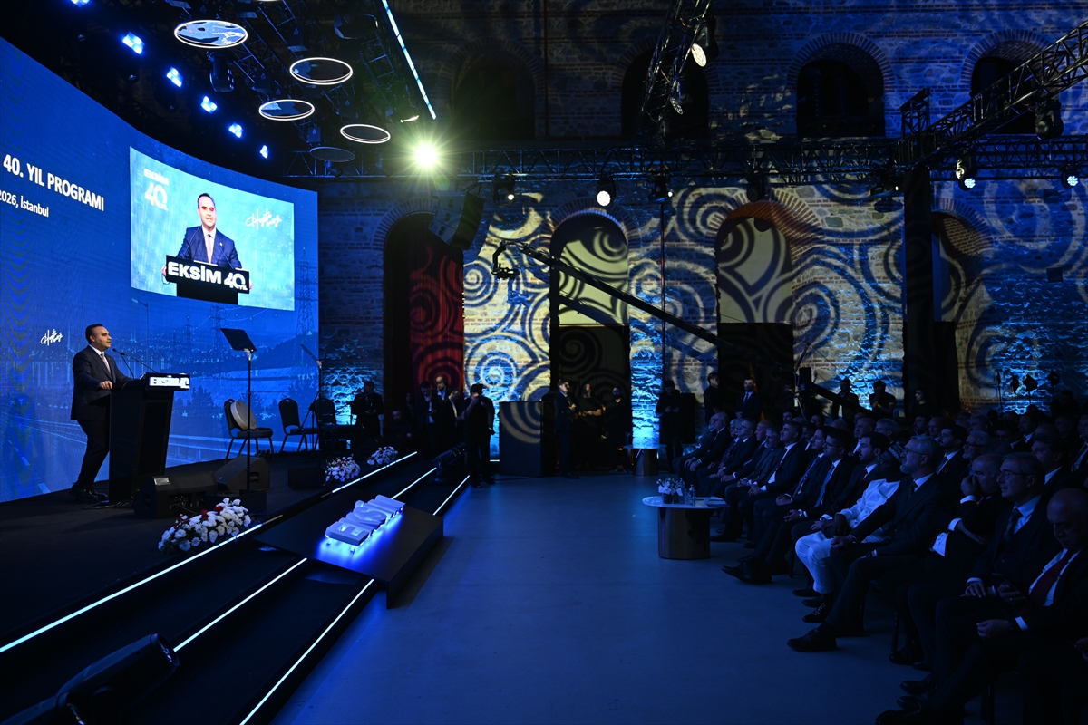 Bakan Kacır: Türkiye siyasi ve ekonomik istikrarla geleceğe güvenle ilerliyor