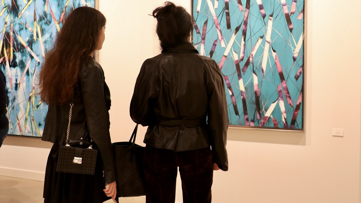 Nilüfer'de CURE Art Gallery, Ahmet Oran ve Ekrem Yalçındağ sergisiyle açıldı