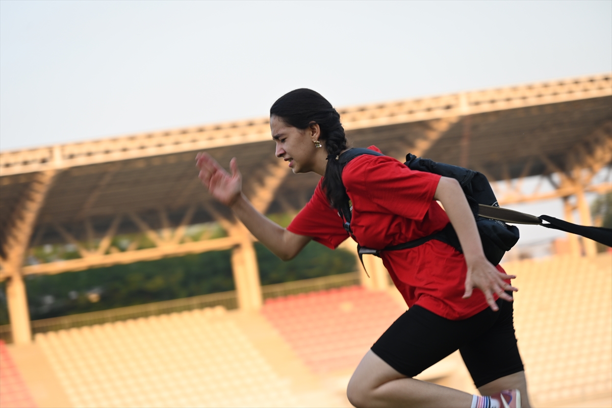 Otizmli Ahsen, atletizmde iki Türkiye rekoruyla beşinci şampiyonluğunu kazandı