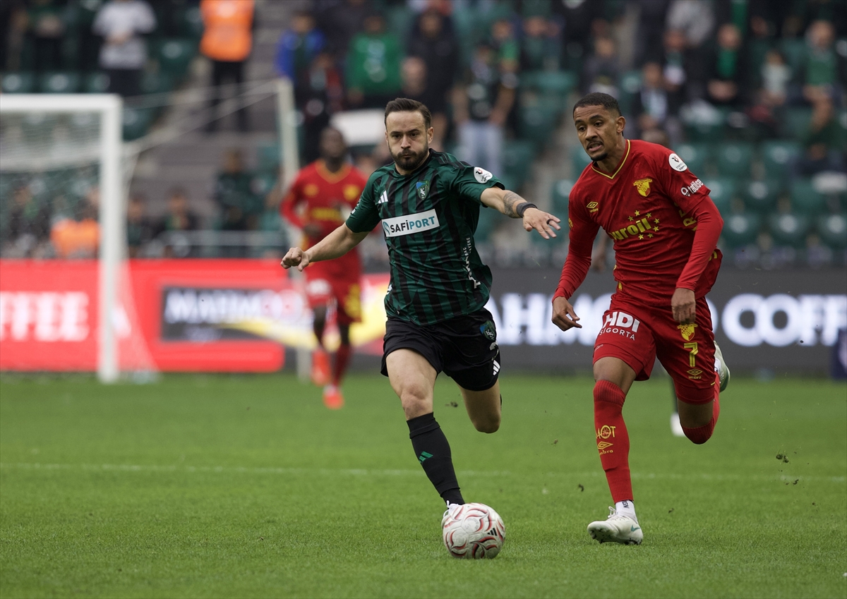 Göztepe, Kocaelispor'u deplasmanda 2-1 yenerek üç puanı hanesine yazdırdı