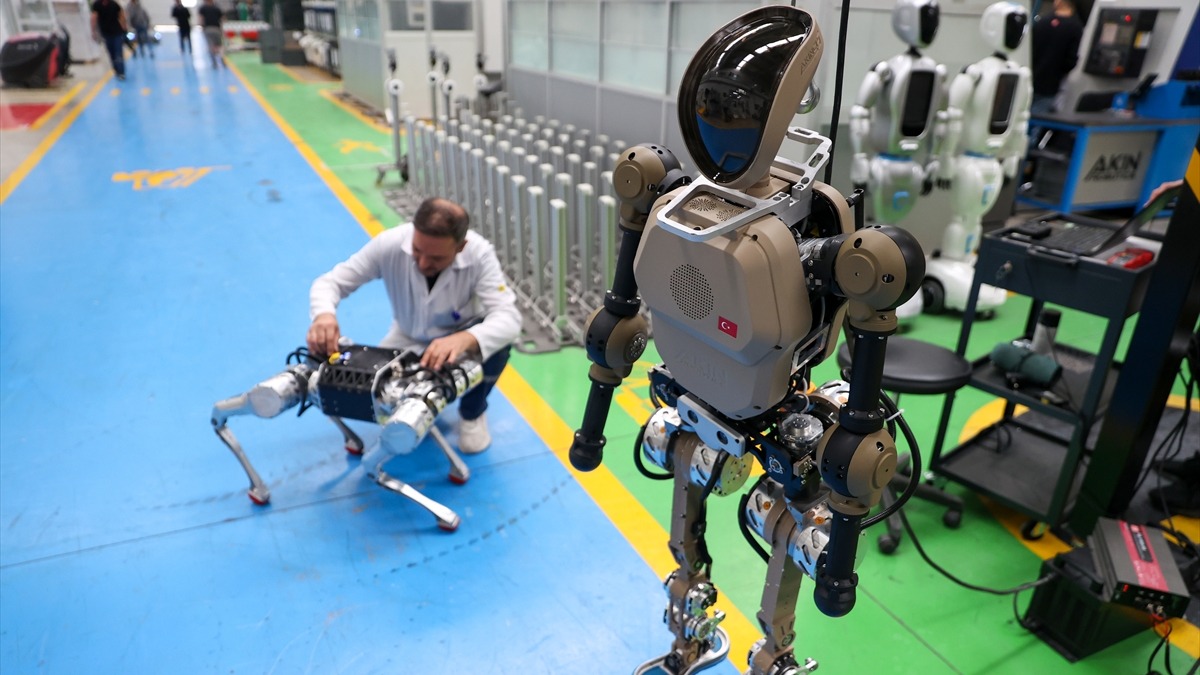 Konya’da geliştirilen insansı robot AKINCI-5 seri üretime hazırlanıyor