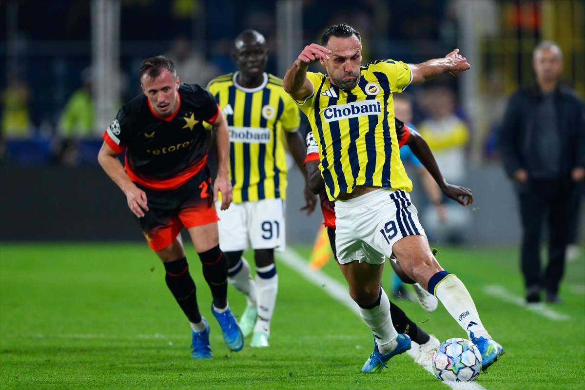 Fenerbahçe, Şampiyonlar Ligi'nde Slavia Prag ile 2-2 berabere kaldı