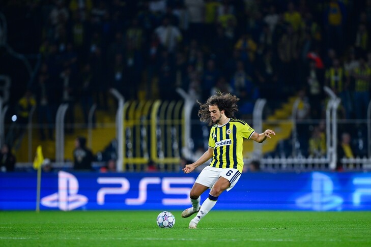 Fenerbahçe, Şampiyonlar Ligi'nde Slavia Prag ile 2-2 berabere kaldı