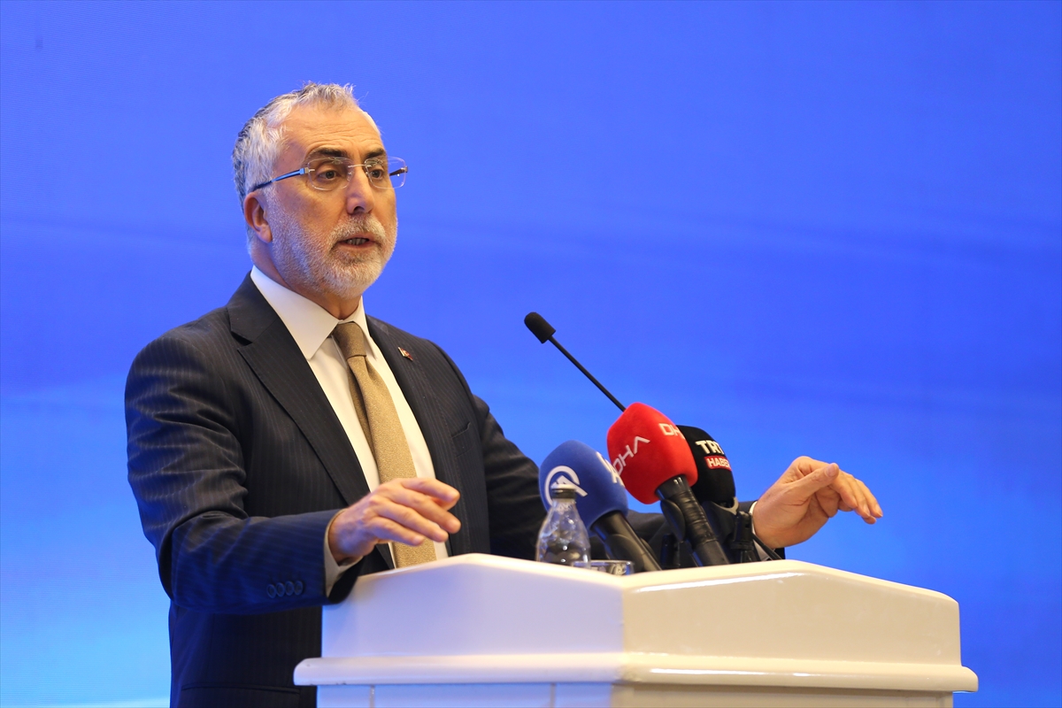 Bakan Işıkhan: İŞKUR programları 28 binden fazla kişinin becerisini geliştirdi