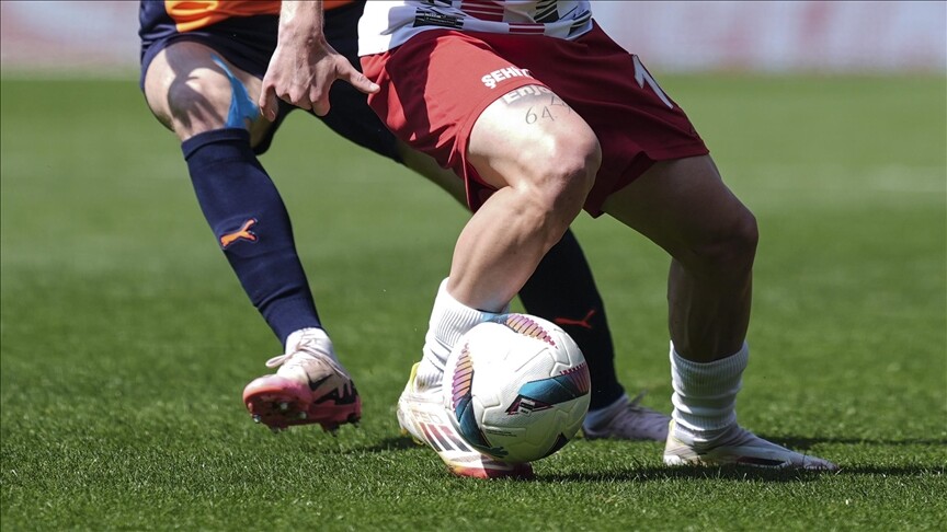 Futbolda haftanın programı: Süper Lig’de derbi heyecanı yaşanacak
