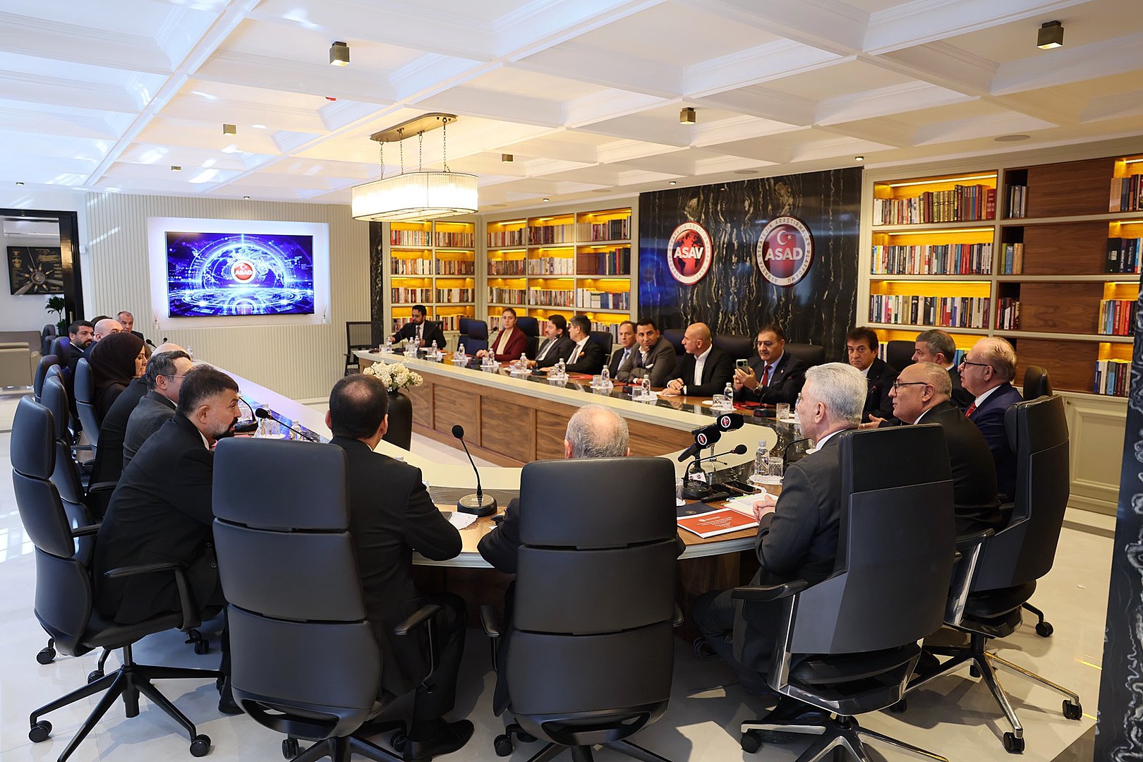 Bakan Bolat, 2029'da mal ve hizmet ihracatında 450 milyar dolar hedefledi