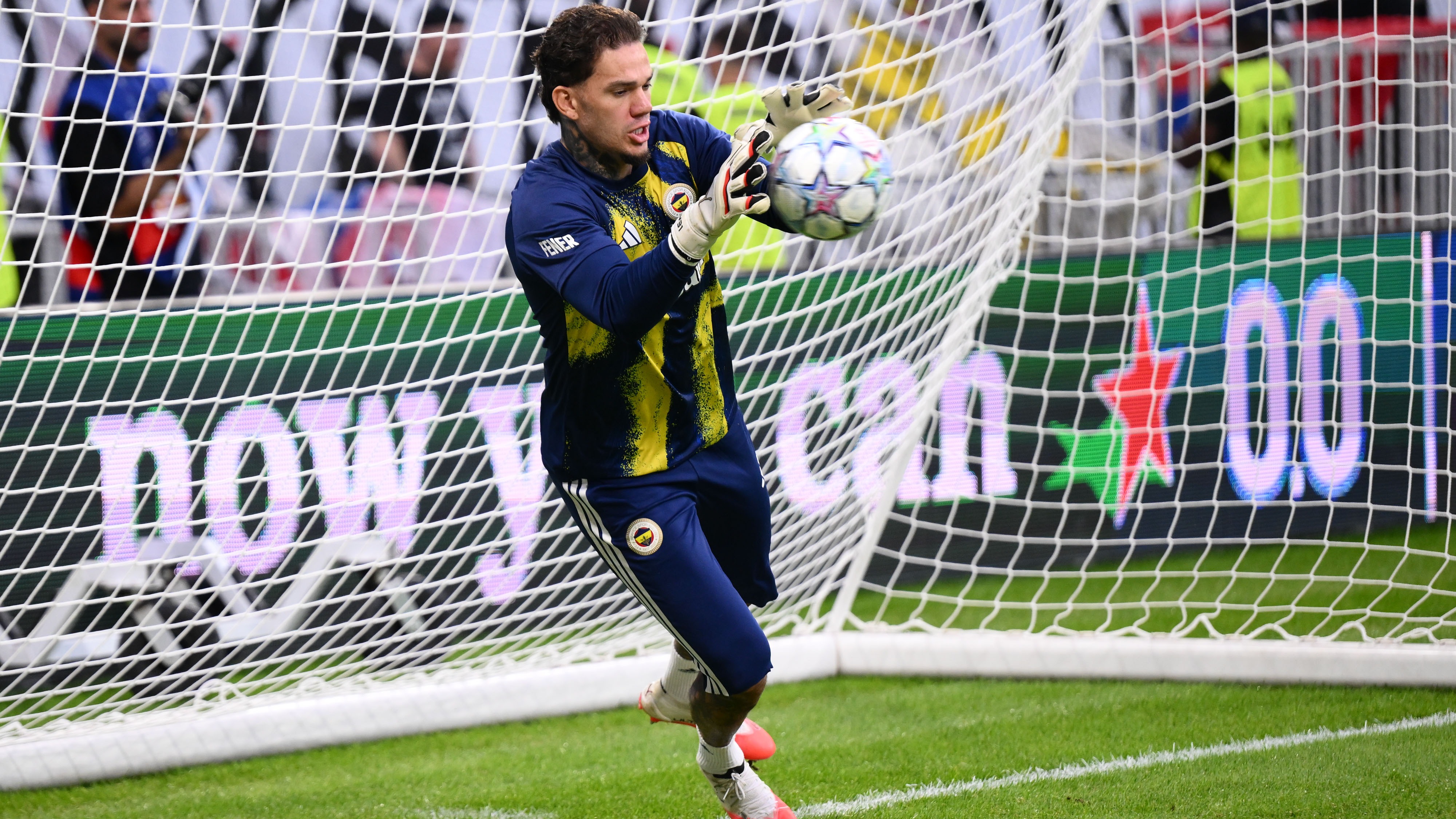 Galatasaray-Fenerbahçe derbisinde gözler Uğurcan Çakır ve Ederson’da olacak