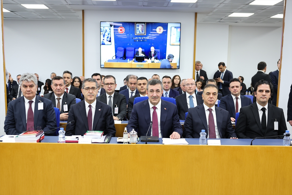 Вице-президент Йылмаз: пенсионерам направят средства бюджета