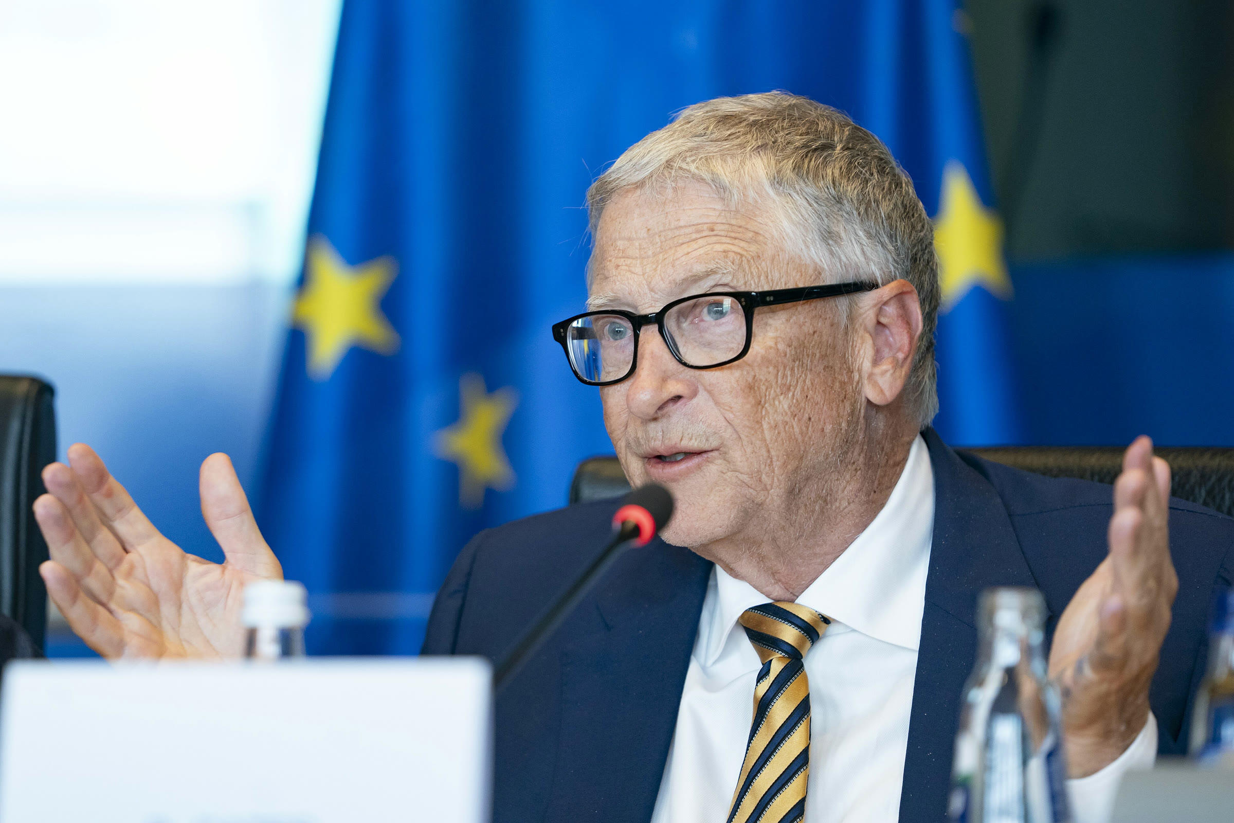 Bill Gates, Avrupa Parlamentosu’ndaki bir toplantıda (arşiv)