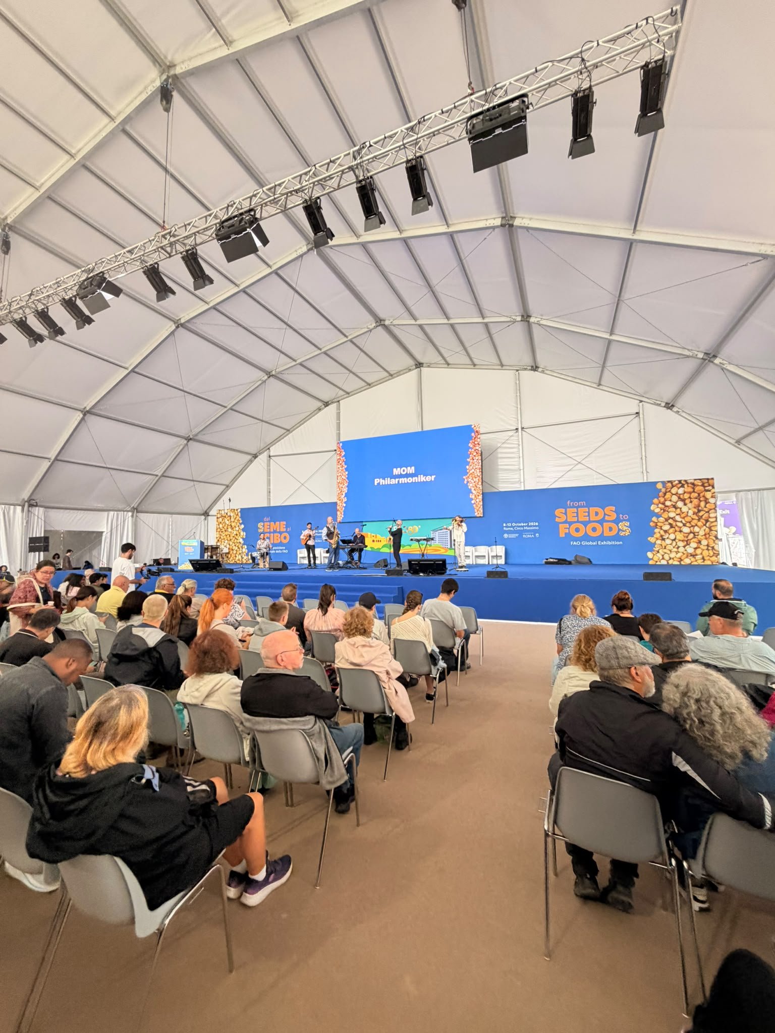 Roma'daki "From Seeds to Foods" sergisinin ana salonu
