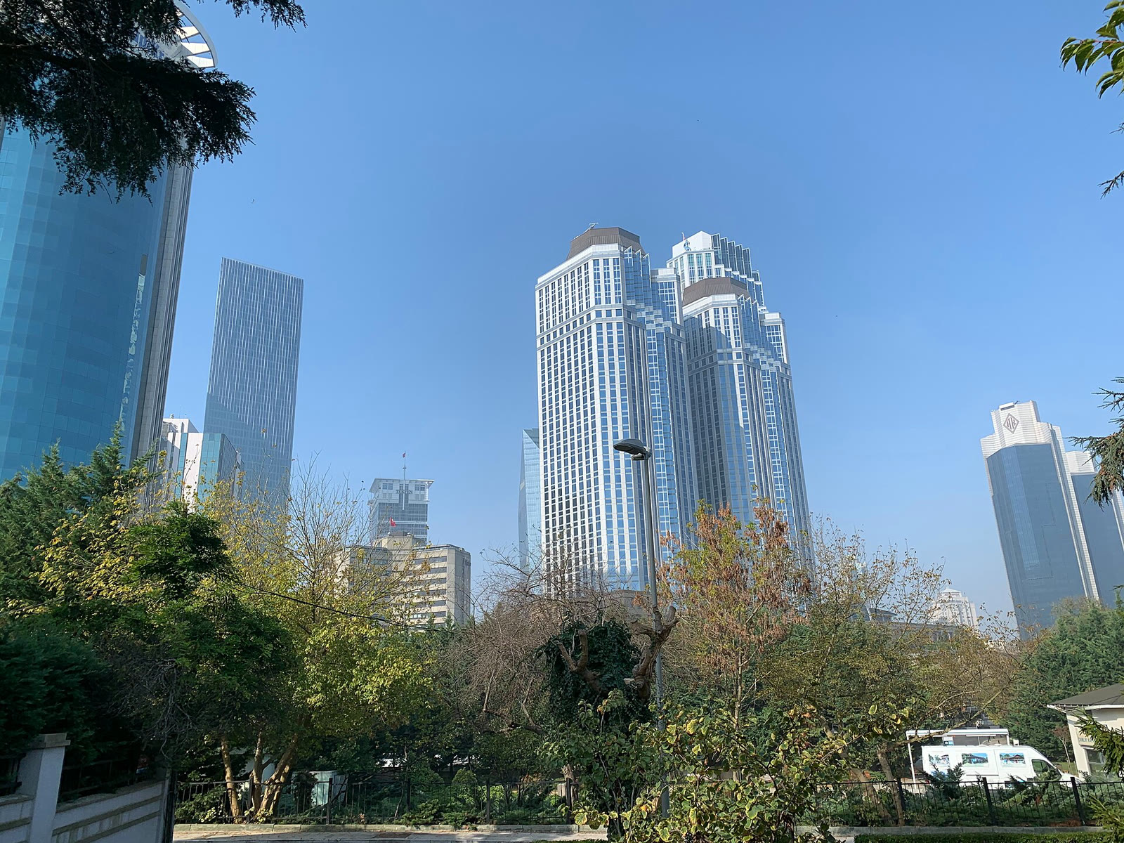 İstanbul'un Levent finans bölgesi (arşiv)