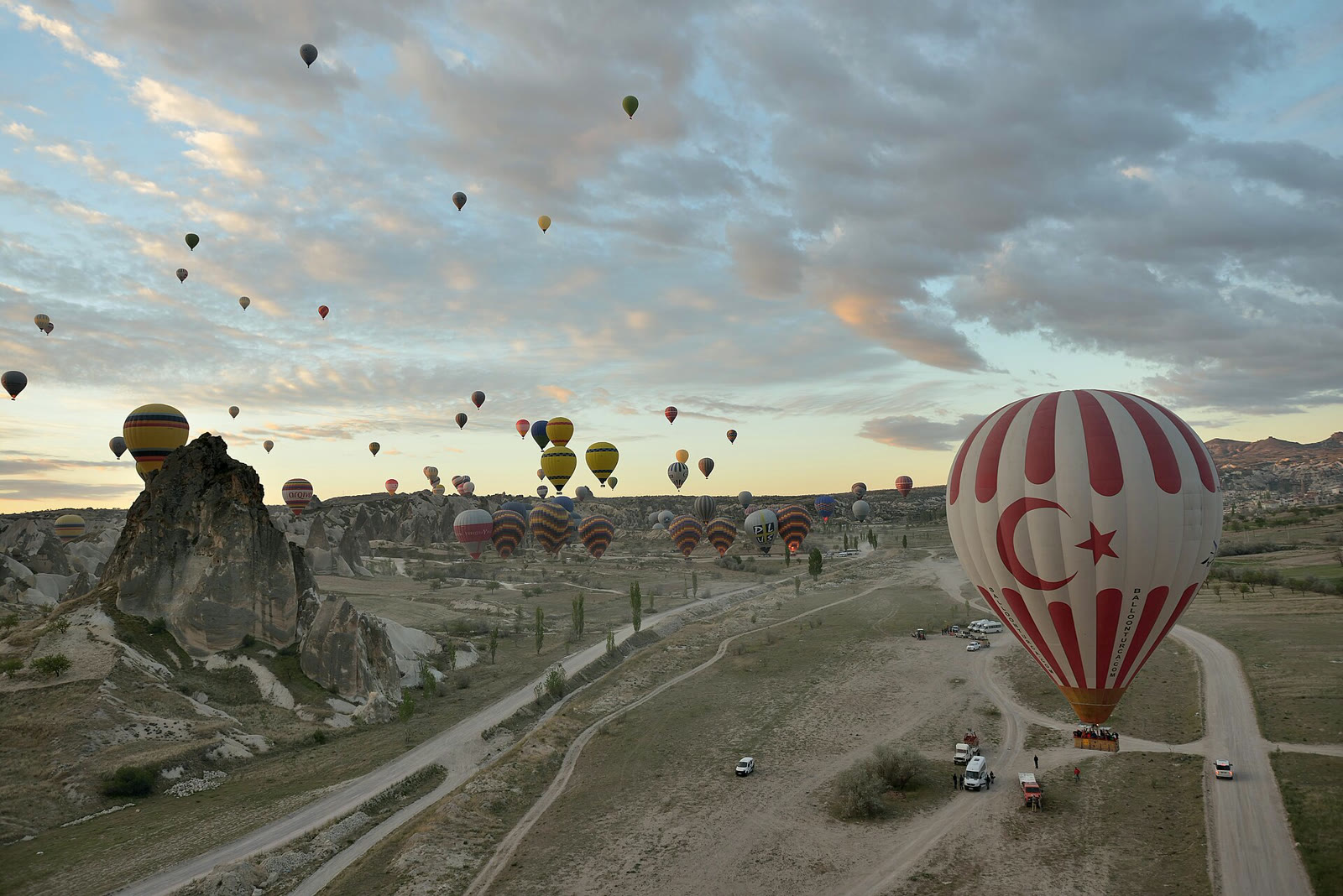 Kapadokya'da sıcak hava balonları (arşiv)