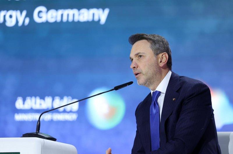 Bakan Bayraktar, WPC Enerji Kongresi’ndeki panelde konuşurken