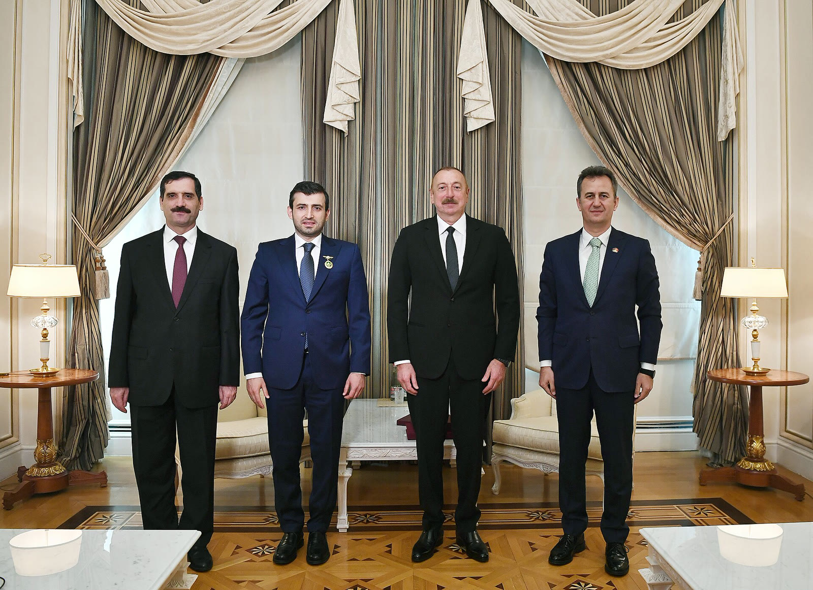 Aliyev ve Selçuk Bayraktar bir görüşmede (arşiv, 2021)