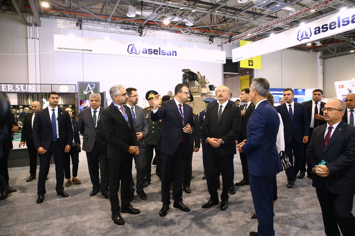 Aliyev'in ADEX 2026'daki ASELSAN standını ziyareti