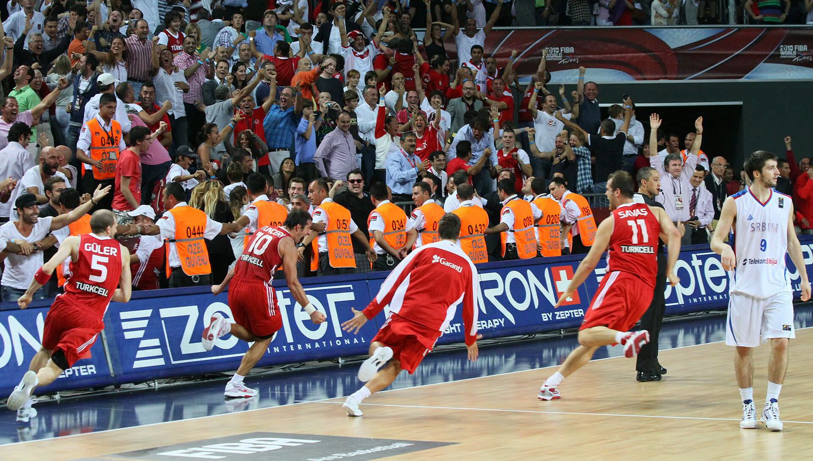 Bir basketbol maçından görünüm (arşiv)
