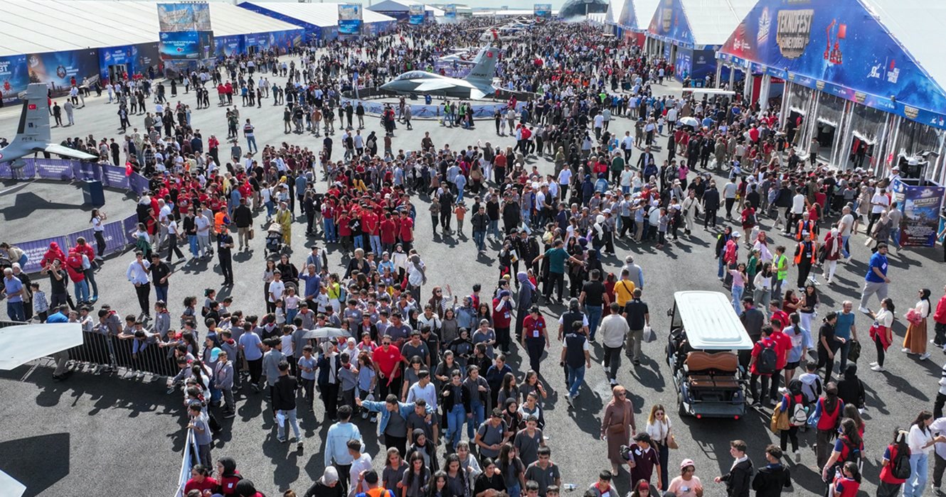 Şanlıurfa GAP Havalimanı’ndaki festival alanında yoğunluk