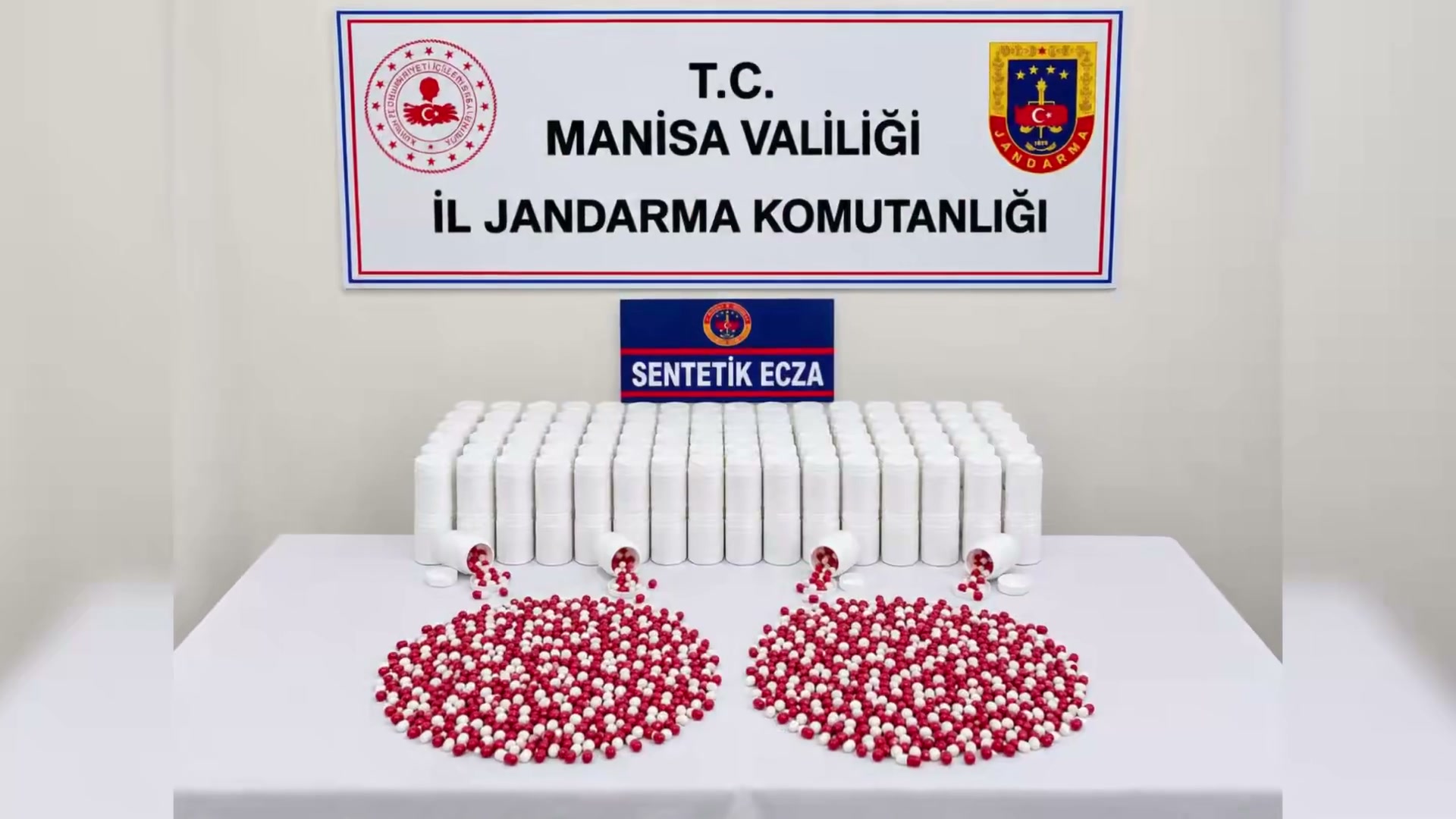 Manisa'da ele geçirilen uyuşturucu haplar