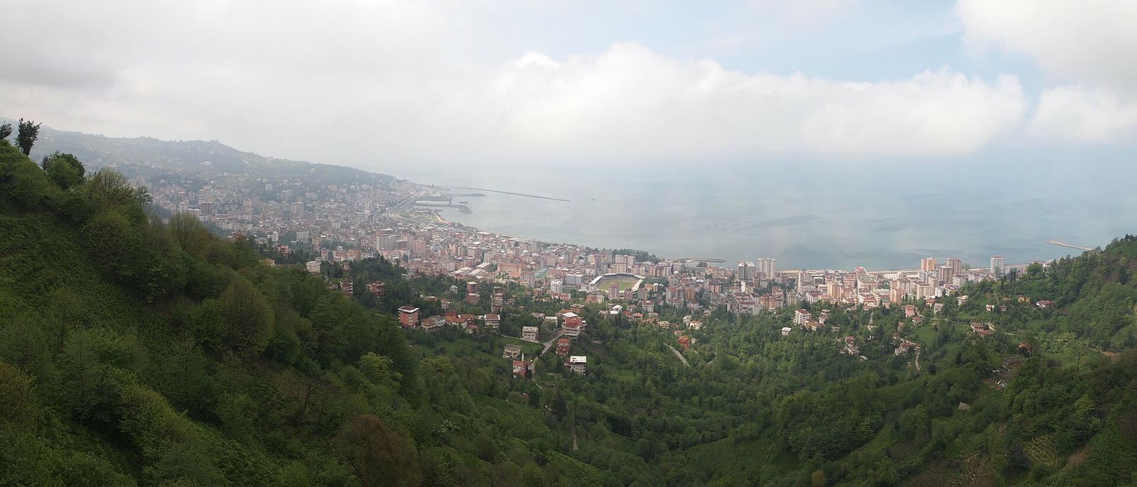 Rize kentinin panoramik görünümü (arşiv)
