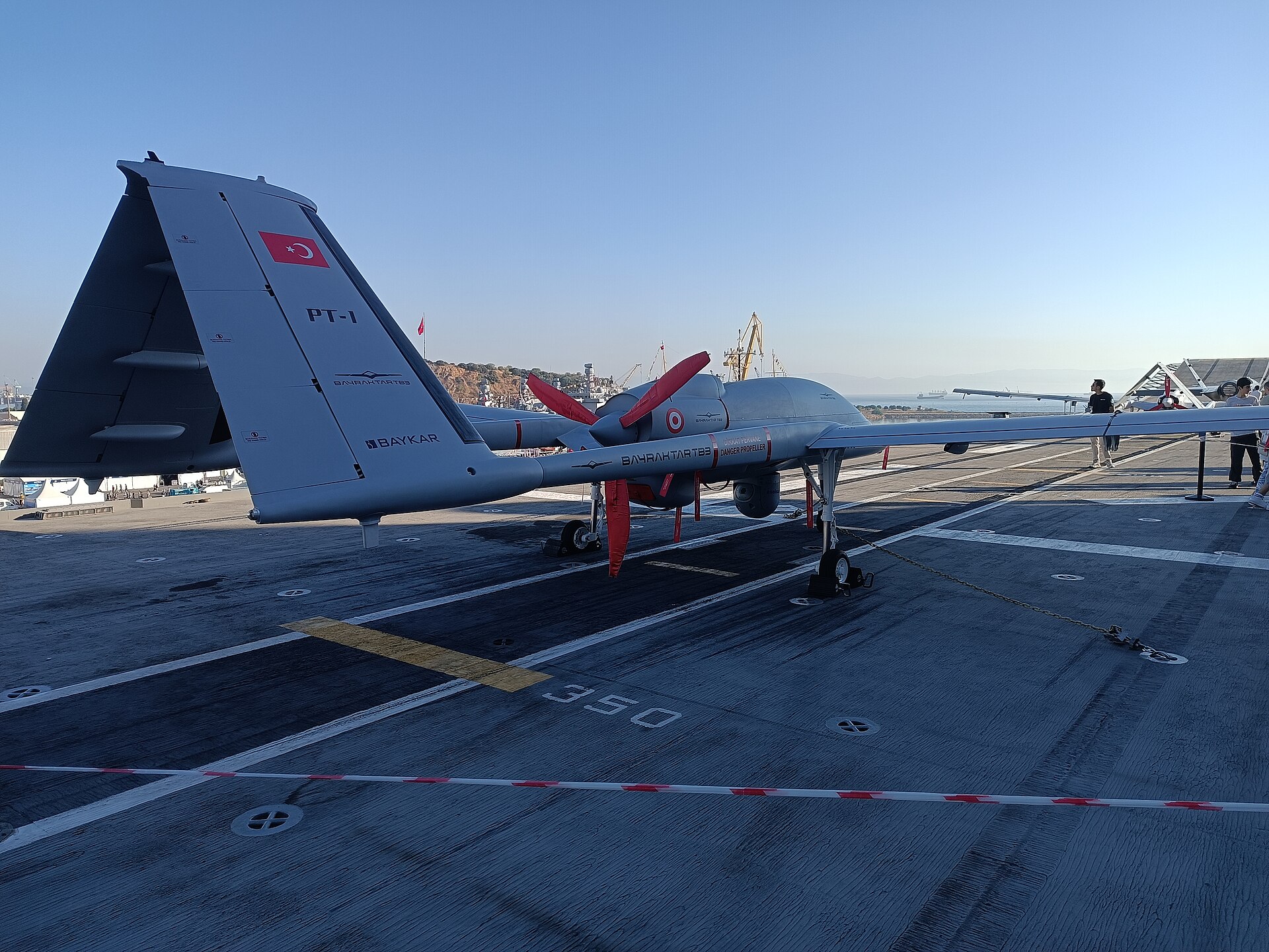TEKNOFEST 2025'te sergilenen Bayraktar TB3 (arşiv)